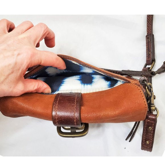 Cynthia Vincent Womens Brown Leather Mini Crossbody Bag Purse - Picture 7 of 10